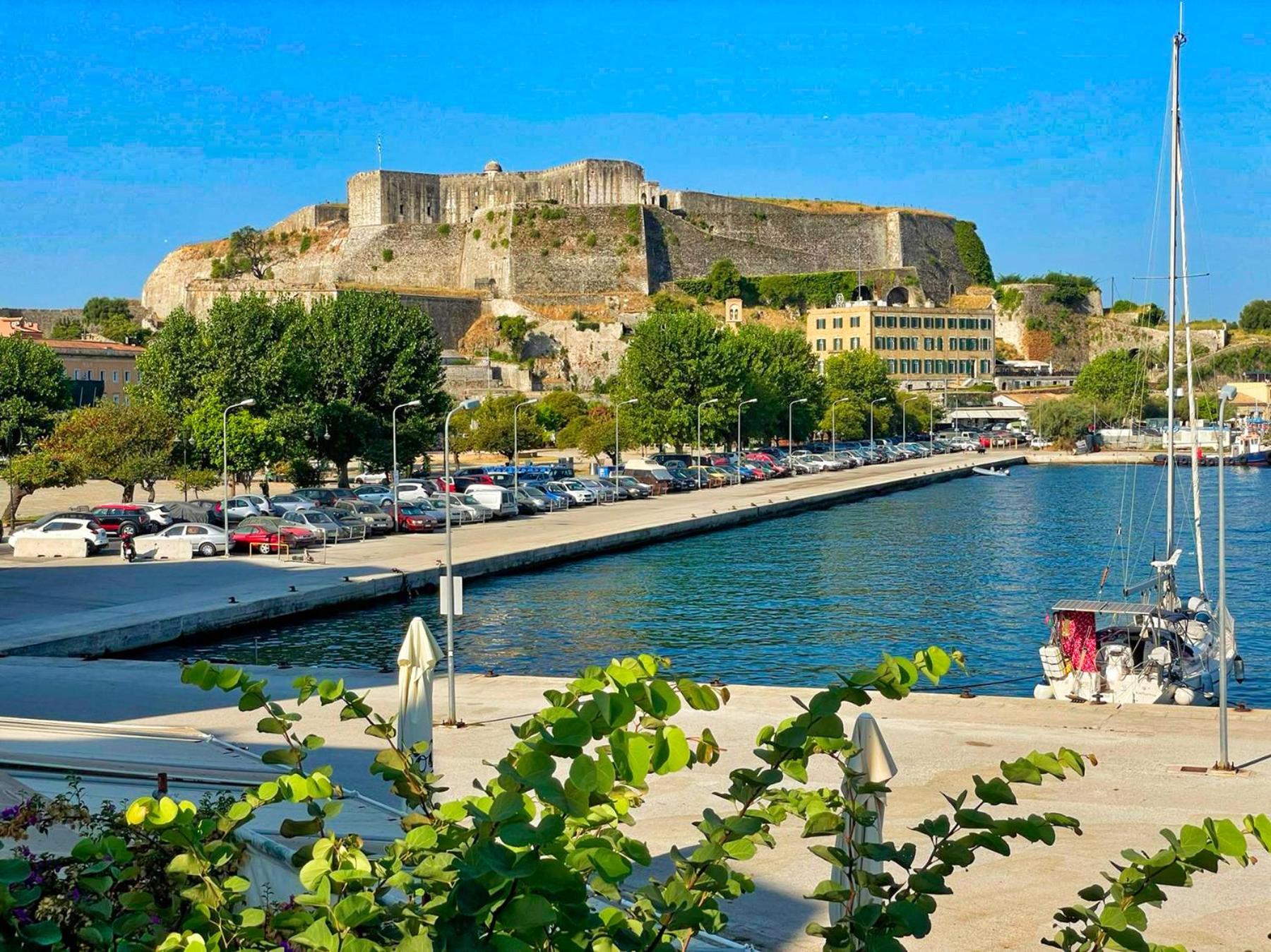Apartment Mouragia Budget Places